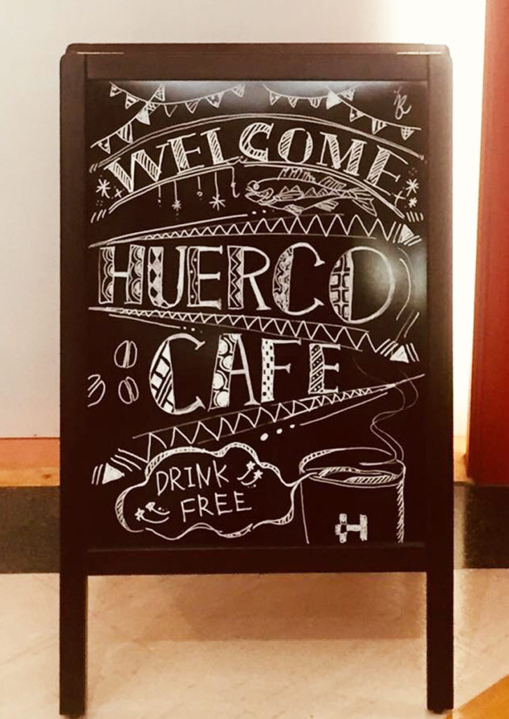 大阪デザイナー専門学校を今年卒業する学生さんによる「HuercoCafe WelcomeBoard」
