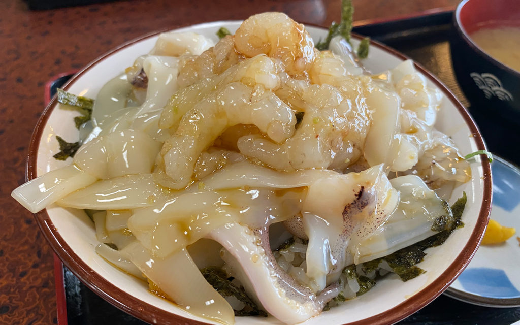 日本海の幸、地物を使った料理は魅力