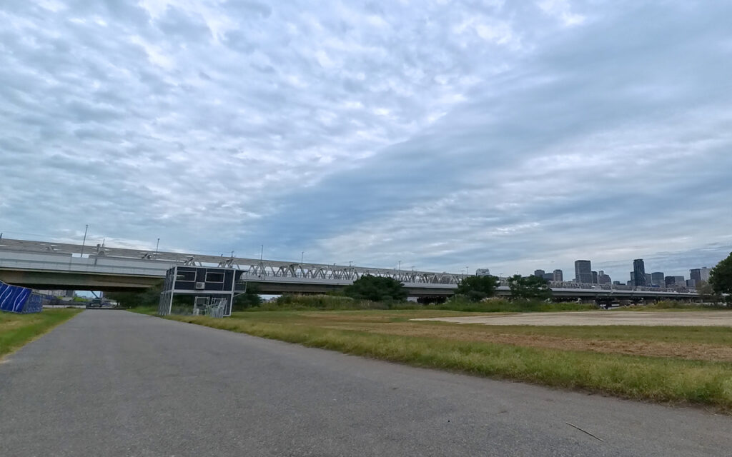 淀川でハゼを釣って食って飲む